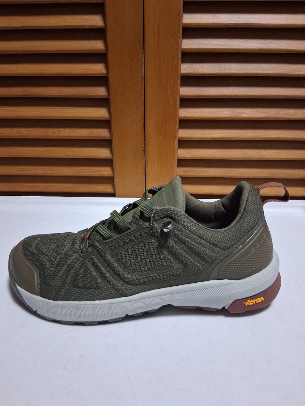 Vasque Satoru LT Lightweight Trail Hiking Shoe * Womens Size 7 * NWOB